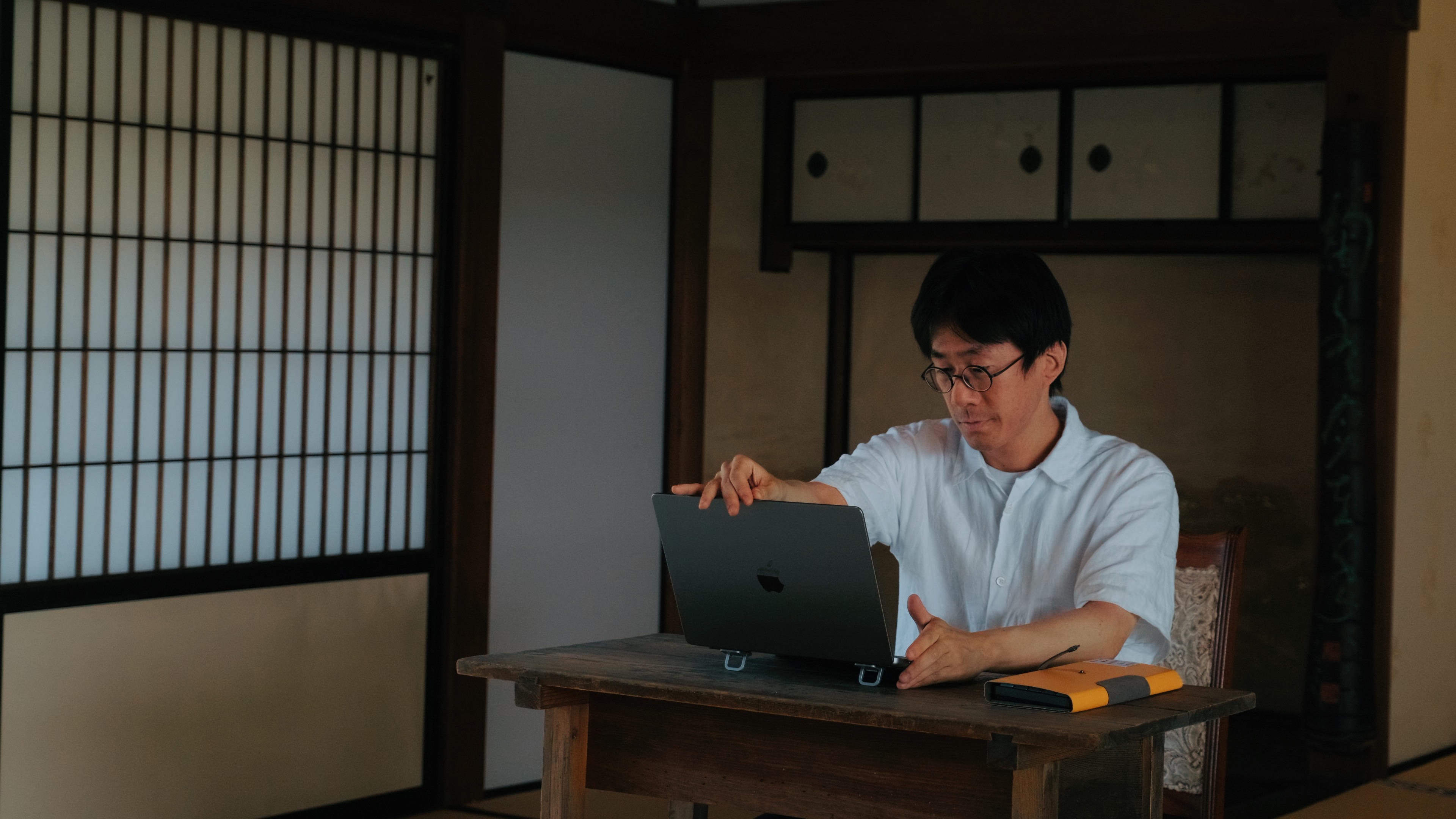 AIYUJIWU-laptop-stand_2.jpg